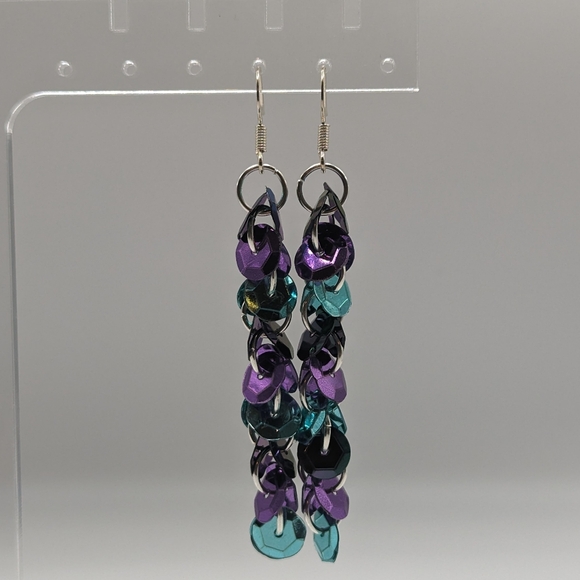 Mermaid sequin dangle earrings - Picture 3 of 3
